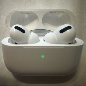 ♥️ Apple AirPods Pro In-Ear Earbuds First Generation 1st Gen 1 Noise Cancelation